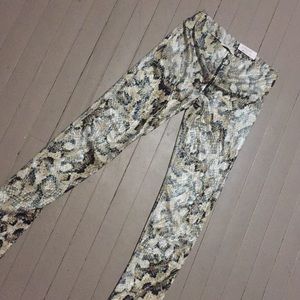 Snake print leggings